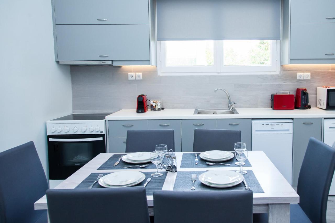 Sunny And Minimal Apt In Glyfada With 3 Bdrm เอเธนส์ ภายนอก รูปภาพ