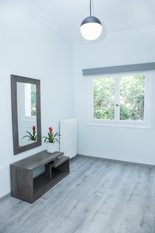 Sunny And Minimal Apt In Glyfada With 3 Bdrm เอเธนส์ ภายนอก รูปภาพ