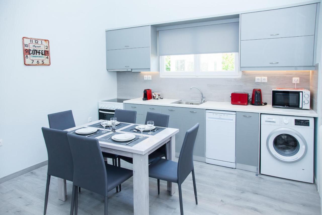 Sunny And Minimal Apt In Glyfada With 3 Bdrm เอเธนส์ ภายนอก รูปภาพ